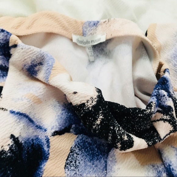 Off the shoulder floral romper - Picture 3 of 4